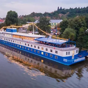 Racek Botel