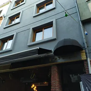 The Wolf 3*, Istanboel Turkije