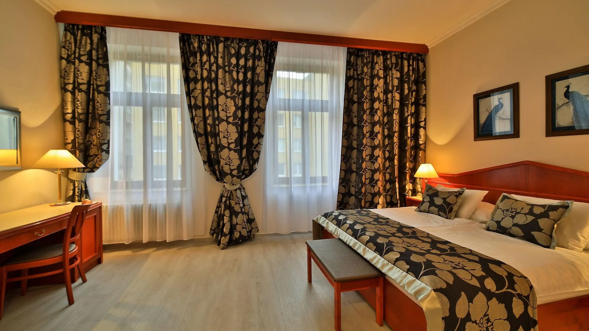 Carlton Hotel Prague 4*,