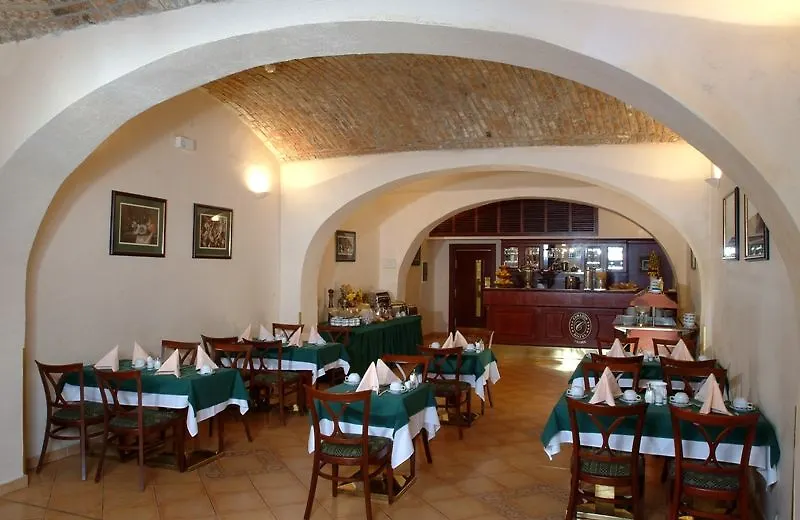 Carlton Hotel Prague 4*,